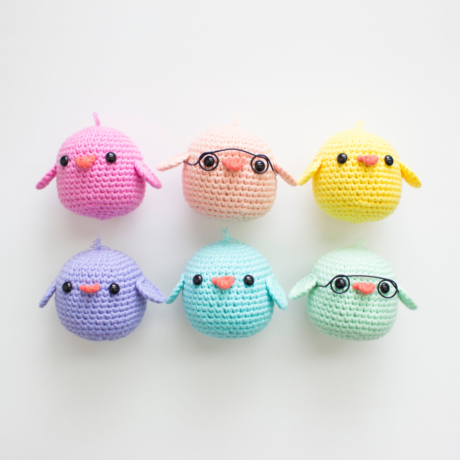 Amigurumi Bird with Glasses and Rainbows Pattern