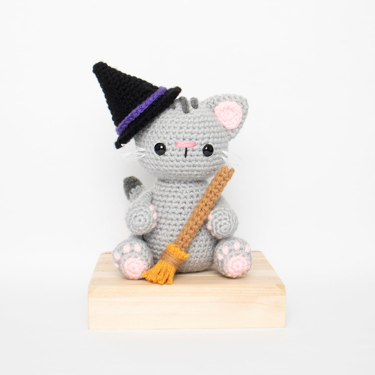 Crochet Pattern: Stormy the Halloween Cat, PDF Amigurumi Pattern