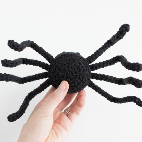 Easy Crochet Pattern - Spider Halloween Party Decor