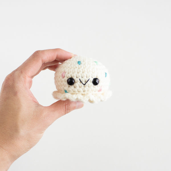Easy Crochet Ice Cream Sundae Pattern - Birthday Cake Amigurumi