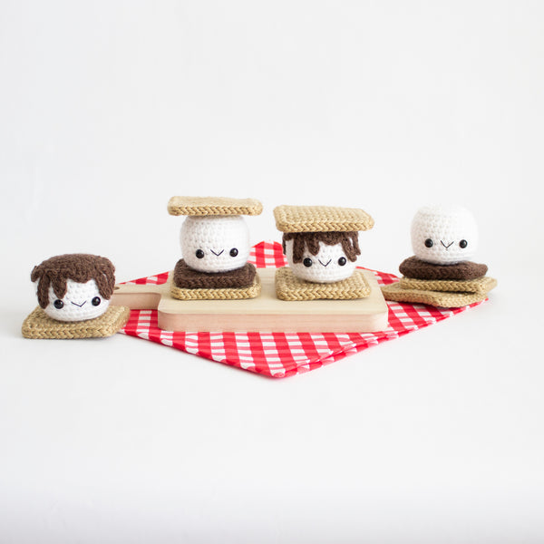 Easy Crochet S'more Pattern - Picnic Food