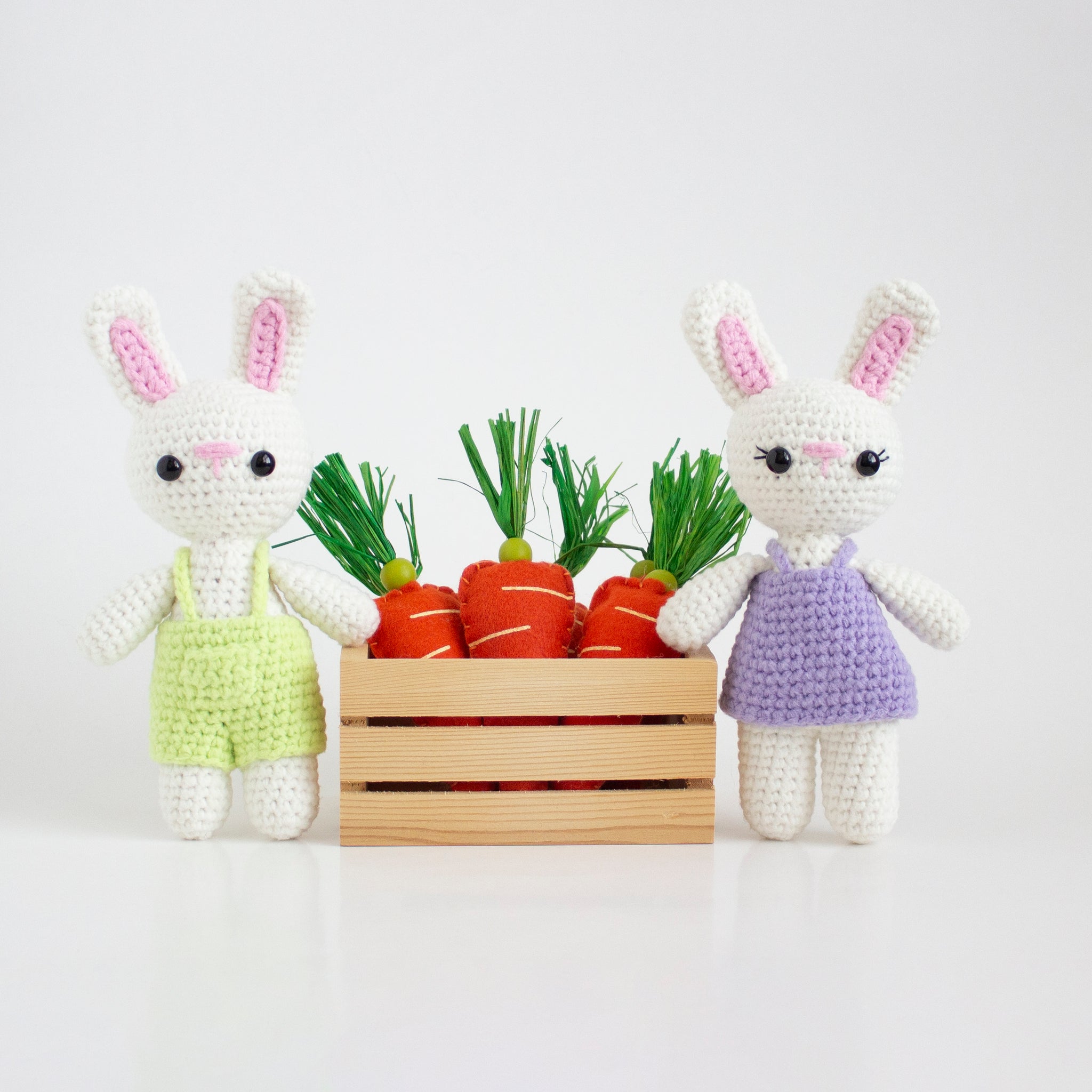 Easy Crochet Bunny Pattern with Carrots - Amigurumi