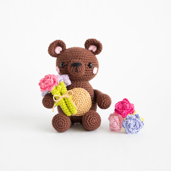 Valentines Bear Crochet Pattern - Amigurumi Flowers Pattern