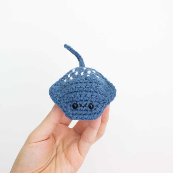100 Days of Mini Amigurumi v3 - Manta Ray Crochet Pattern - A Menagerie of Stitches - Lauren Espy