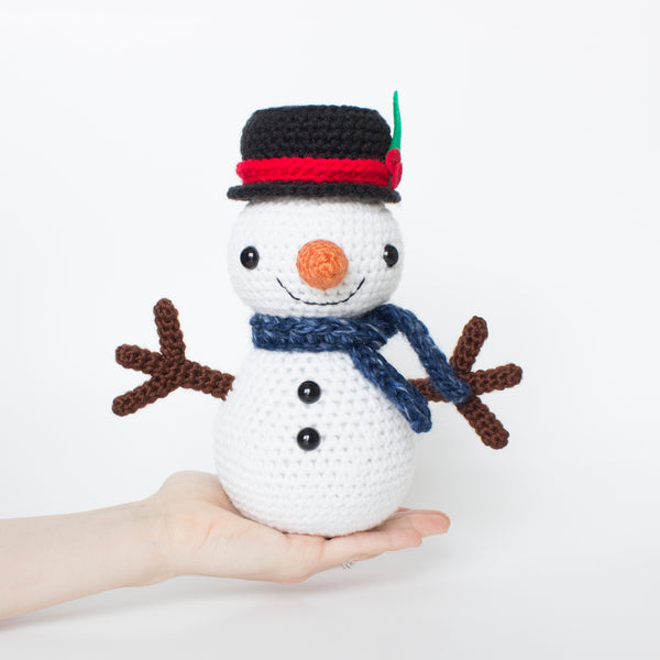 Crochet Snowman Pattern - Centerpiece Christmas Decor