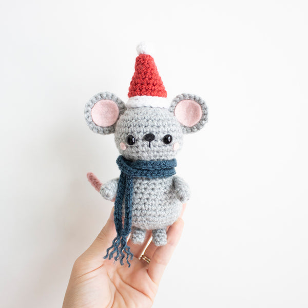 Mouse Amigurumi Pattern with Hat and Scarf